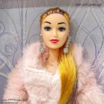 باربی مفصلی لباس خزدار صورتی 3